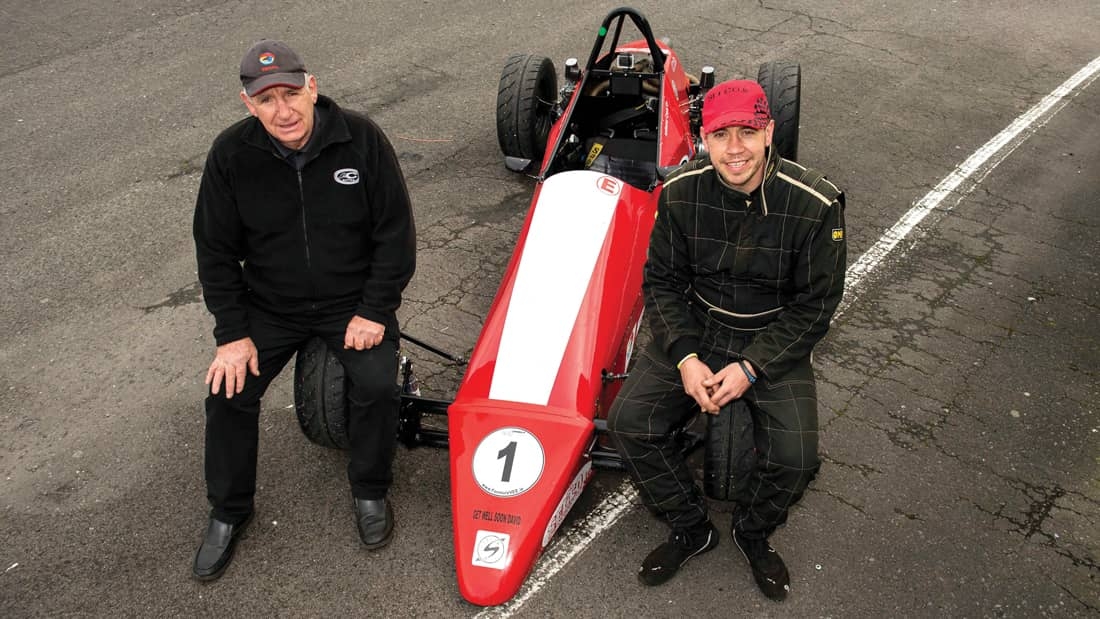 Cross avoids risks to win third straight Formula Vee crown