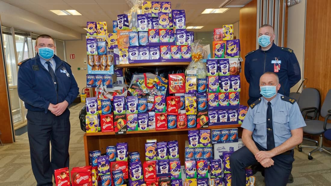 Gardai escort Easter Eggs to local families Gardai escort Easter Eggs to local families