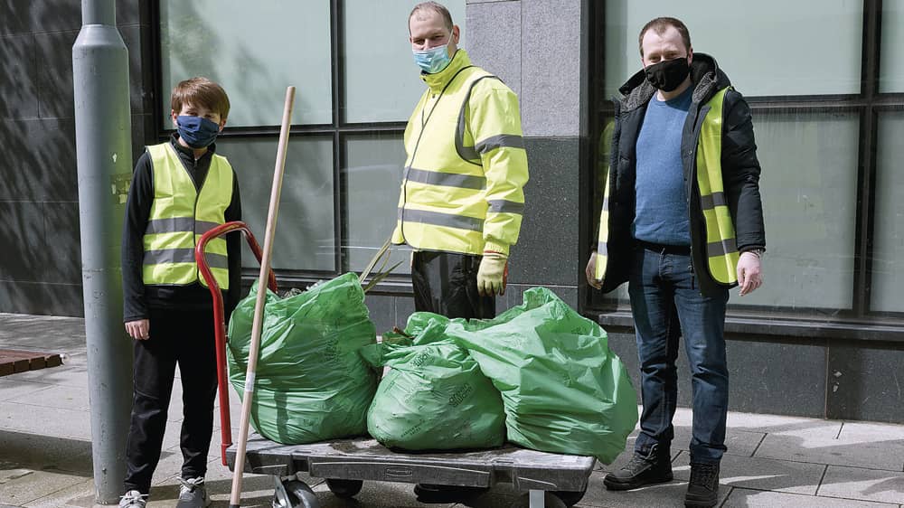Tallaght Cross Hotel staff take part in cleanup Echo.ie