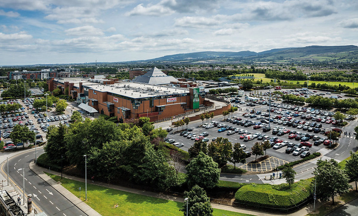 €100k in cash seized by gardai in Square car park €100k in cash seized by gardai in Square car park