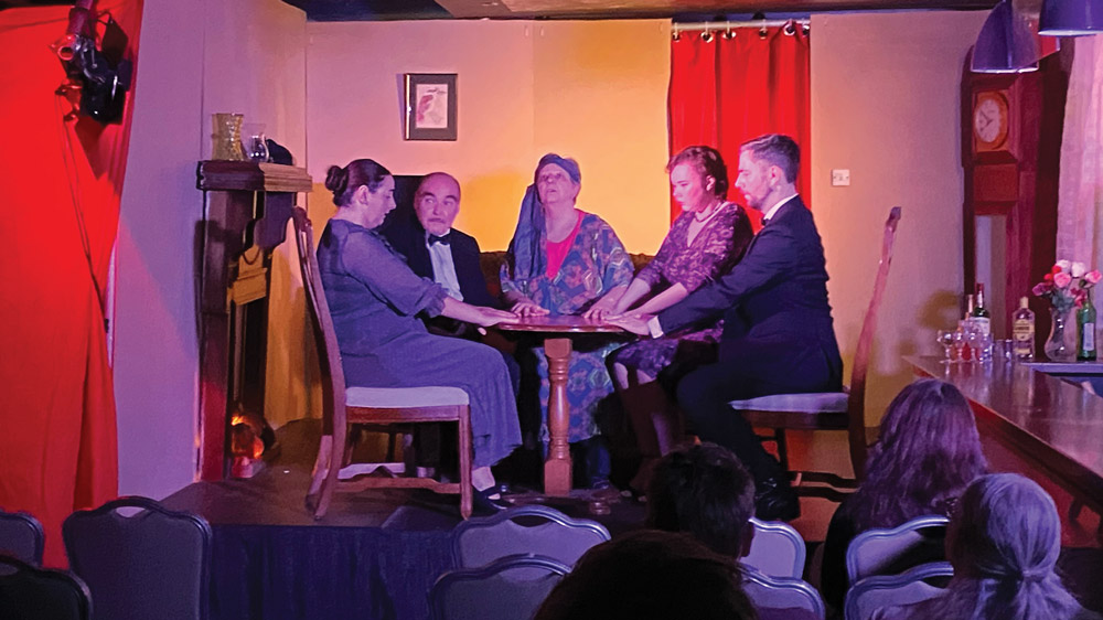 High jinks with Blithe Spirit: Clondalkin drama group wows the audiences