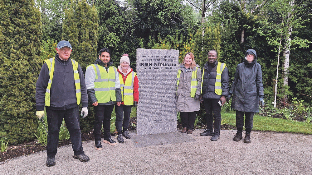 Heatwave no barrier for Tidy Town’s volunteers to work Heatwave no barrier for Tidy Town’s volunteers to work