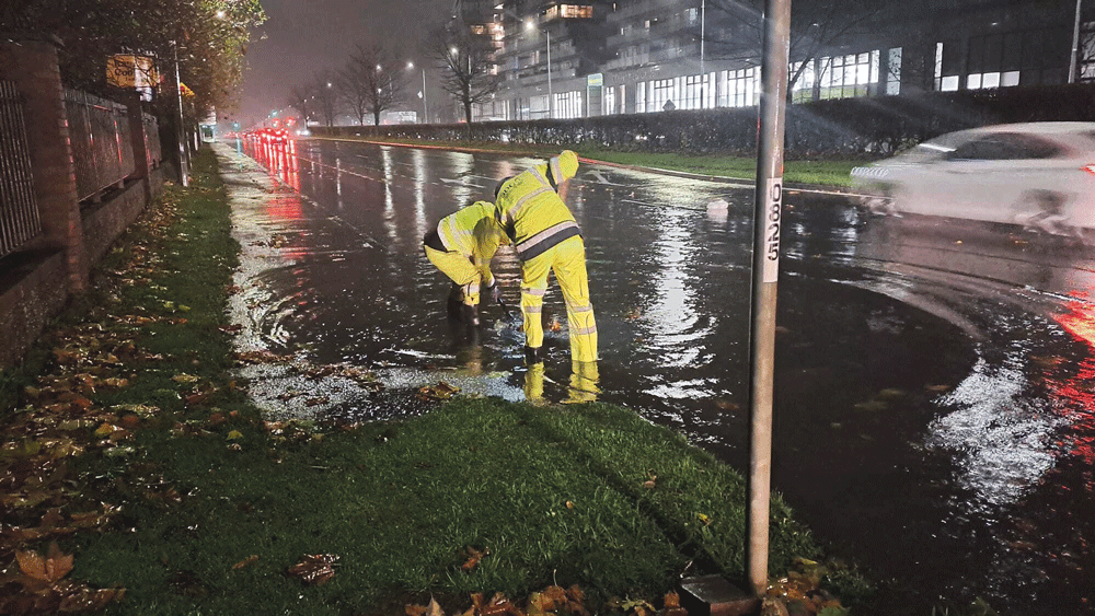 Flooding on the N81 Tallaght bypass ‘like a swimming pool’ Flooding on the N81 Tallaght bypass ‘like a swimming pool’