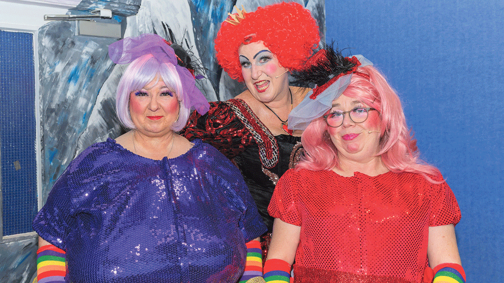 ‘Fabulous buzz’ at Alice in Pantoland