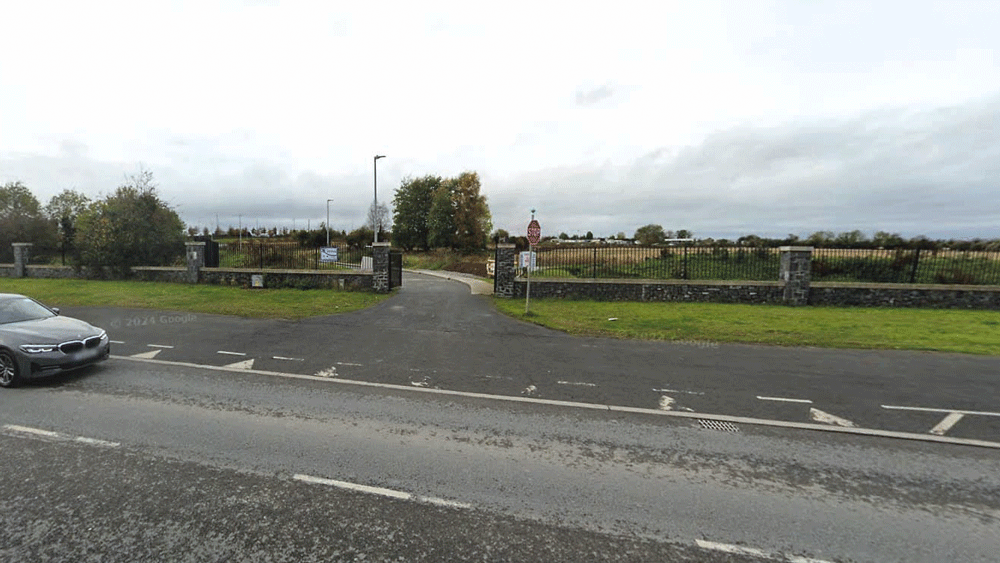 Concern over site entrance to traveller accommodation