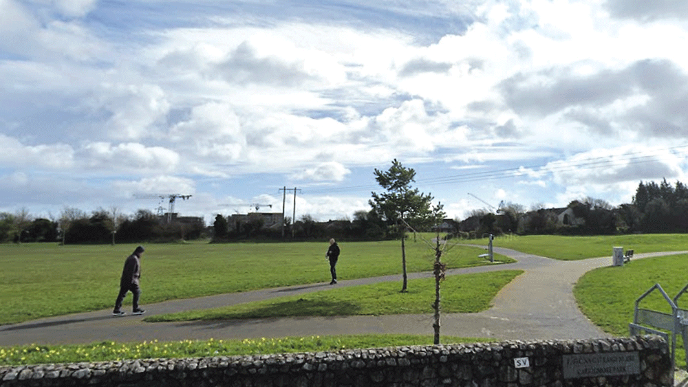 Teen gang attacks Irish citizen after he said he was from India Teen gang attacks Irish citizen after he said he was from India