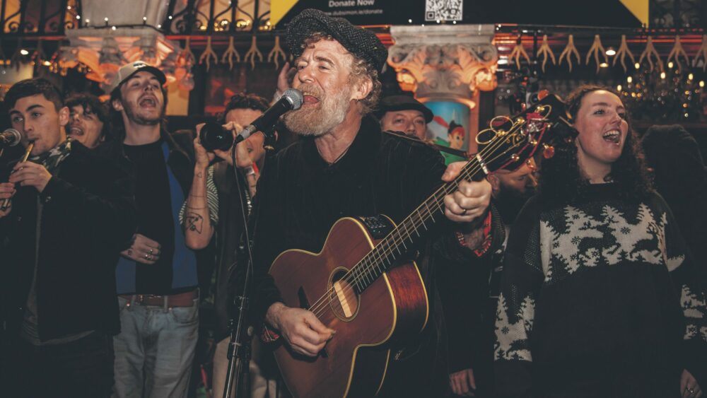 Tributes to Glen sung by local buskers at Luke Kelly statue Tributes to Glen sung by local buskers at Luke Kelly statue